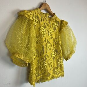 Peach yellow puff sleeve lace looking top women’s size medium